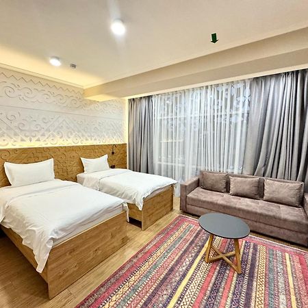 Dami Almaty Hotel Kültér fotó