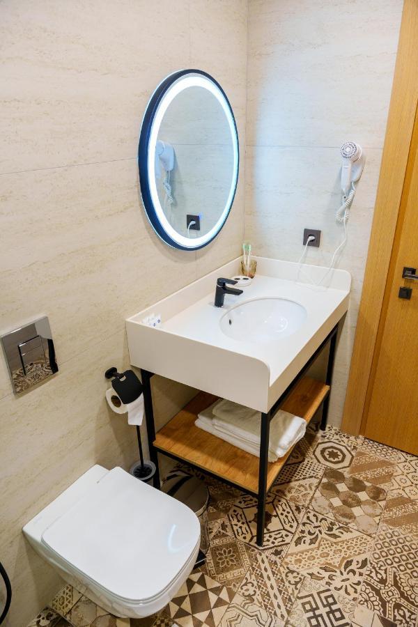 Dami Almaty Hotel Kültér fotó