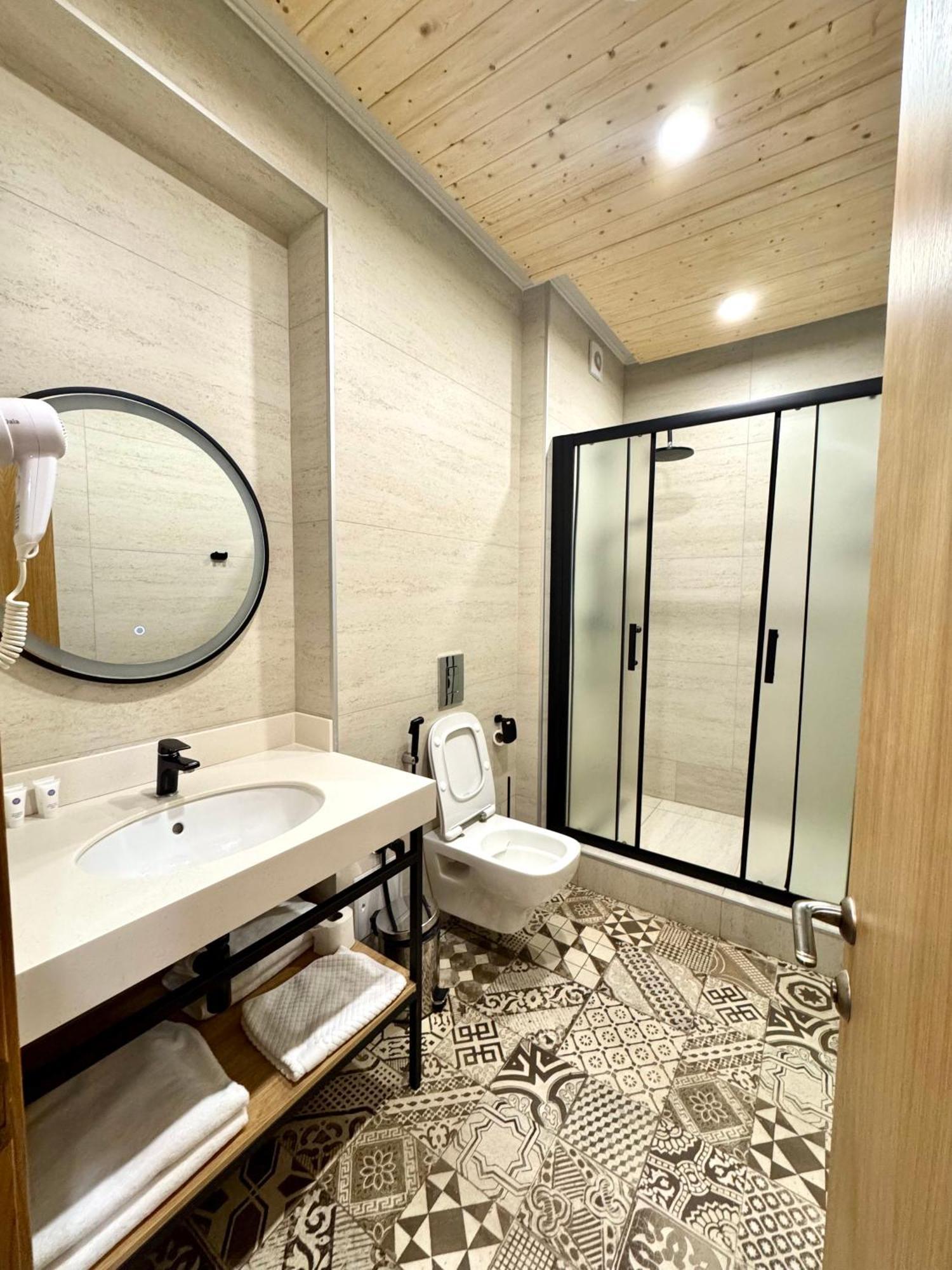 Dami Almaty Hotel Kültér fotó