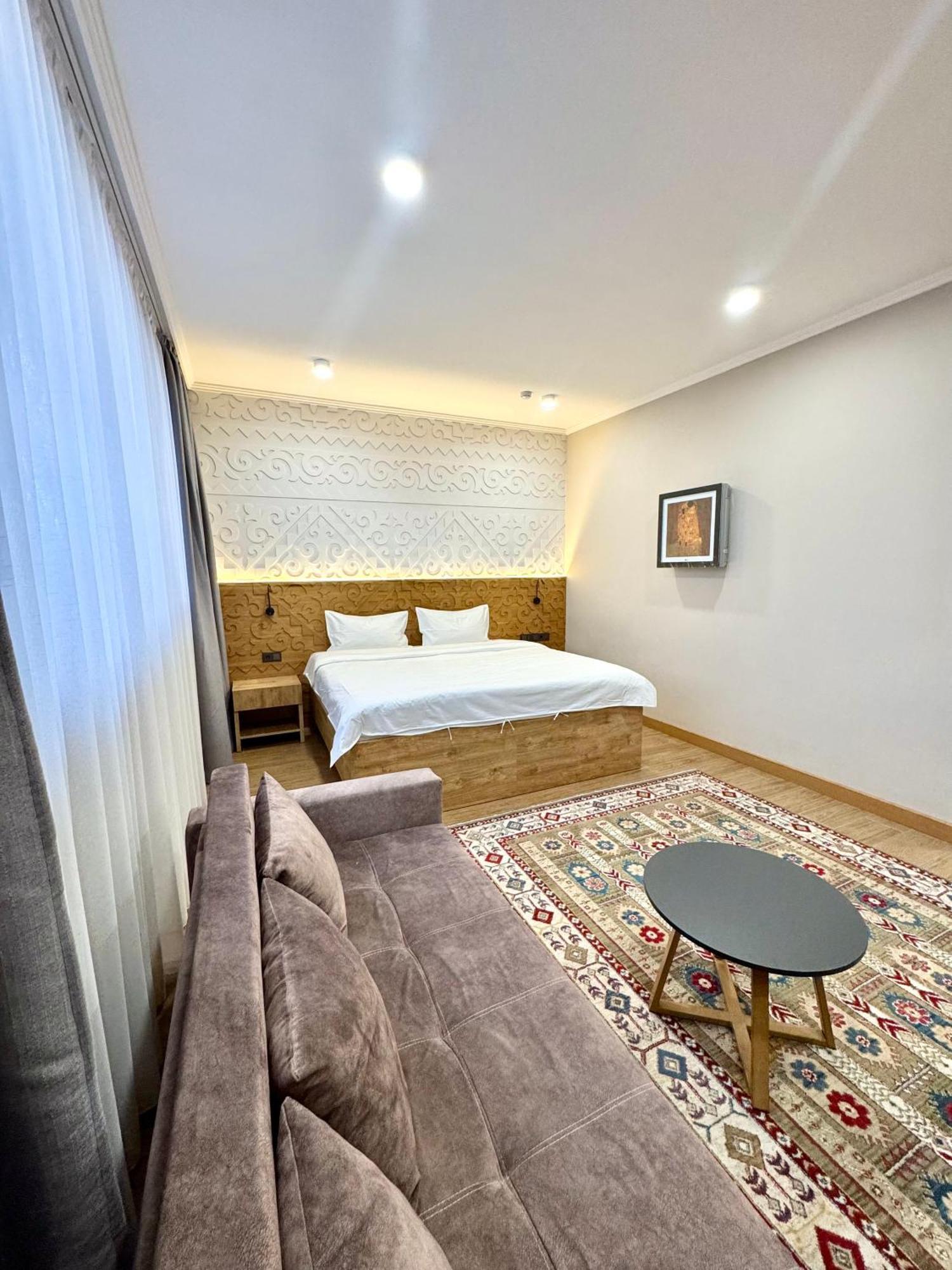 Dami Almaty Hotel Kültér fotó